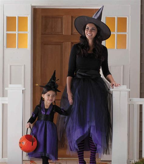 DIY Mom Witch Costume Ideas for the Whole Family